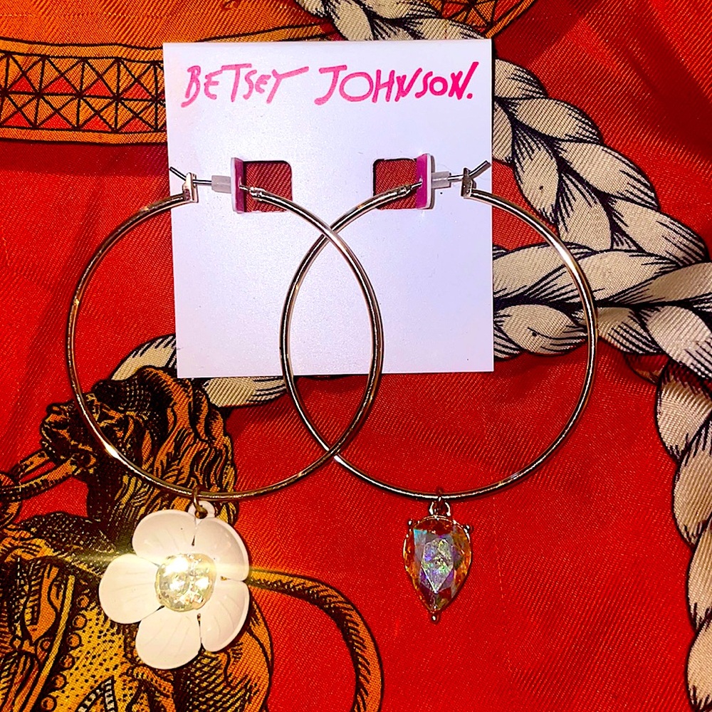 NWT Betsey Johnson Gold Hoop Flower and Gem Earrings